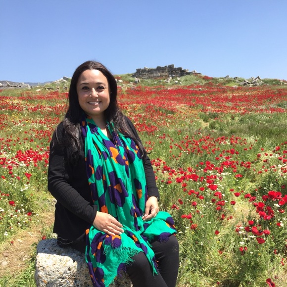 Meet your Posher, Debbie - Picture 2 of 5